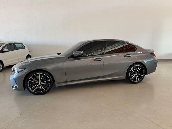 BMW 320i 2.0 16V TURBO FLEX M SPORT AUTOMÁTICO BMW 320i 2.0 16V TURBO FLEX M SPORT AUTOMÁTICO